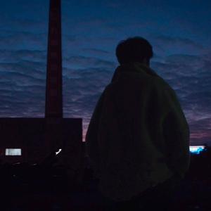 Japan女学生惩罚打光屁屁
