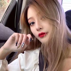 Japan女学生惩罚打光屁屁
